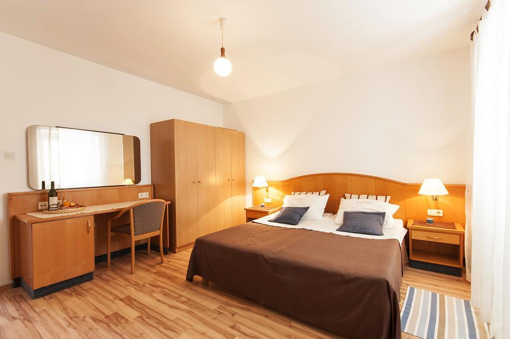 Village Apartment Skuric Cilipi Bagian luar foto