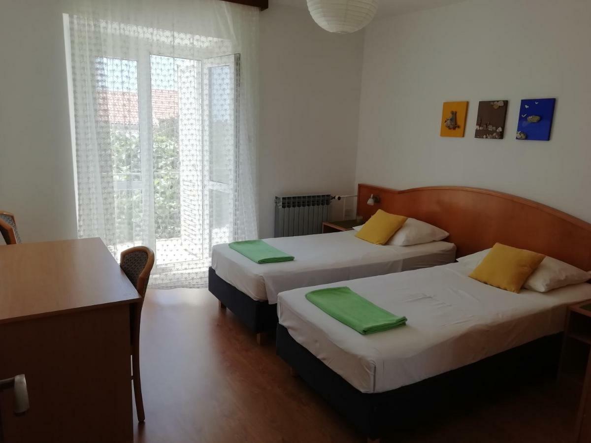 Village Apartment Skuric Cilipi Bagian luar foto