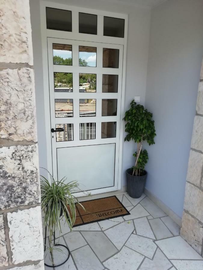 Village Apartment Skuric Cilipi Bagian luar foto