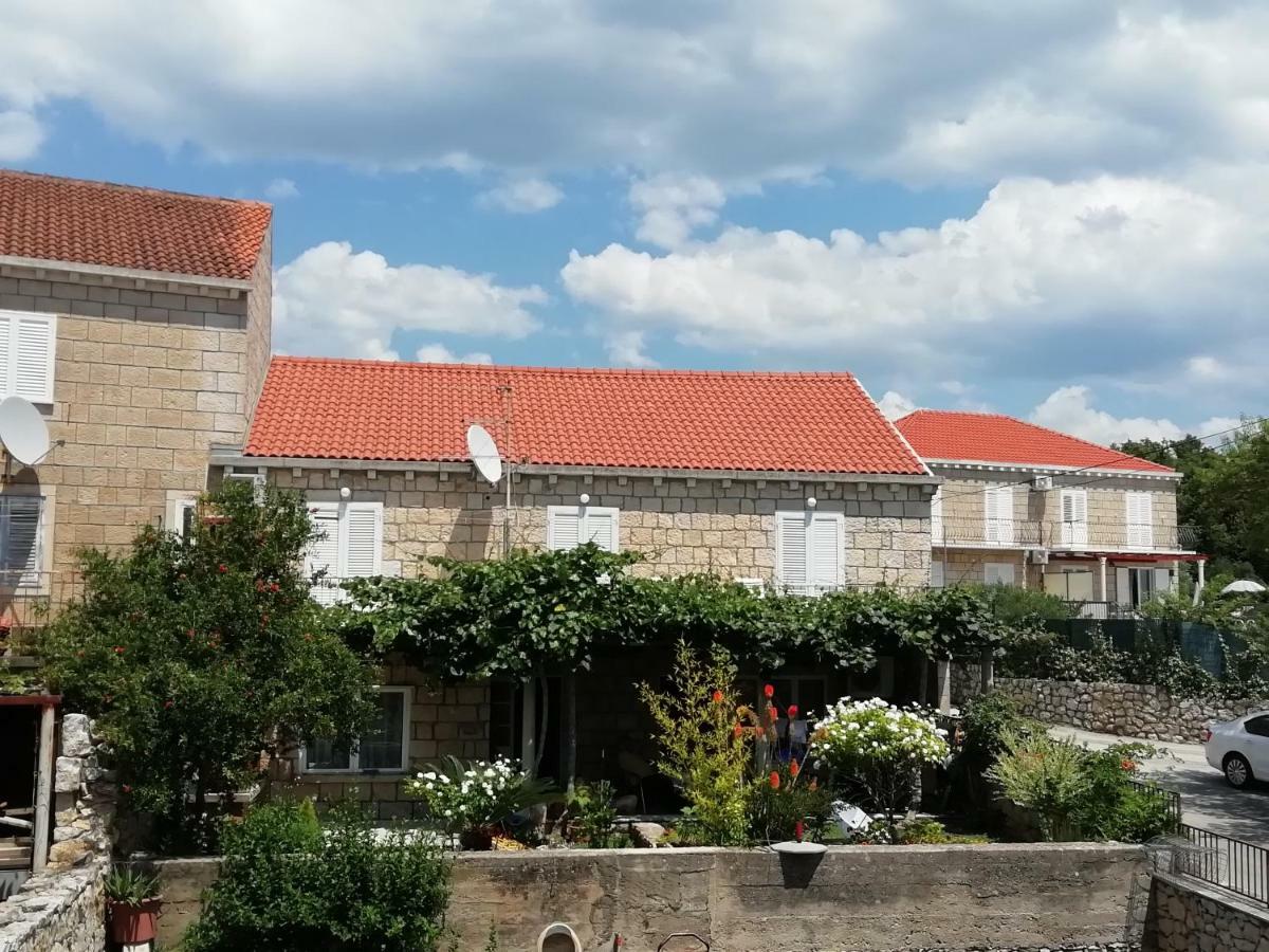 Village Apartment Skuric Cilipi Bagian luar foto